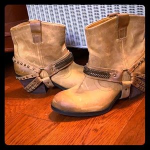 Gianni Bini Booties